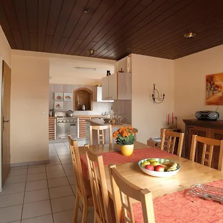Haus Burgblick Kaminzimmer Гостевой дом