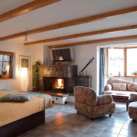 Haus Burgblick Kaminzimmer Трир